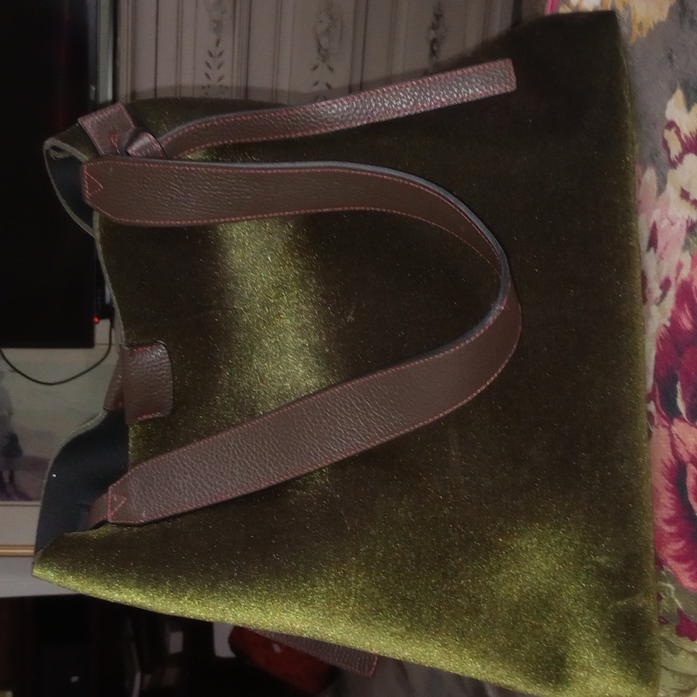 Very Pretty Unusual Microfiber Shoulder Bag/Tote with thick Leather Hand  Strap